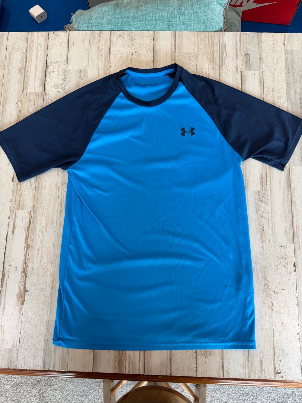 Under Armour HeatGear Men’s Small Blue Navy Short Sleeve Athletic Shirt